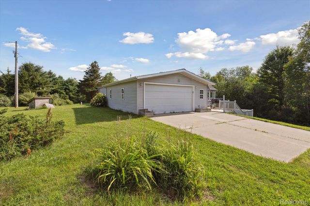 18678 10th Avenue, Barryton Village, MI 49305