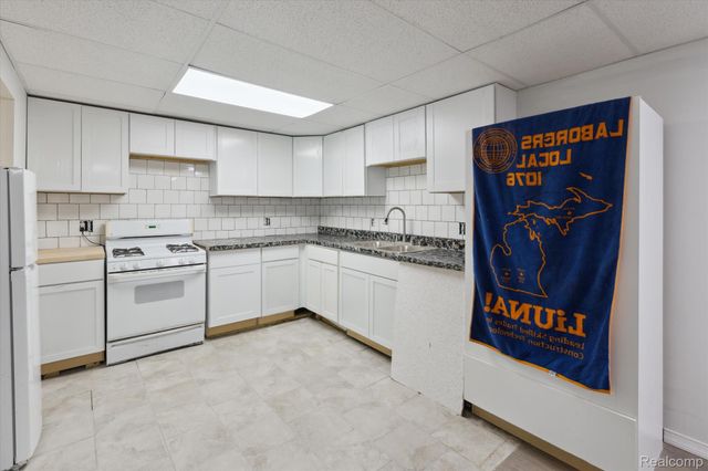 18678 10th Avenue, Barryton Village, MI 49305