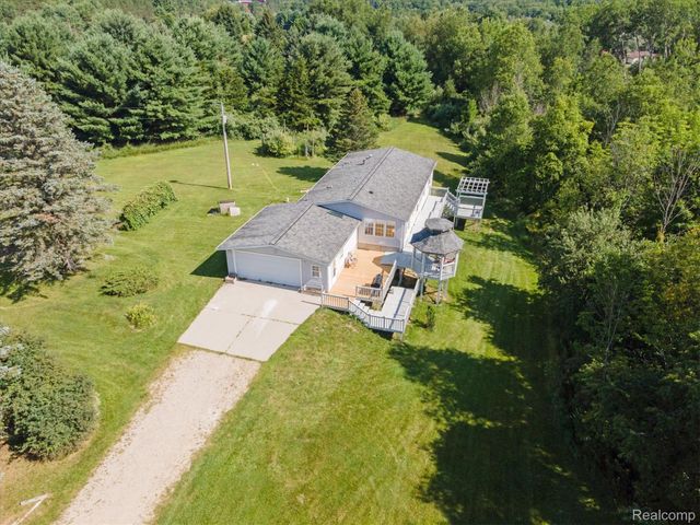 18678 10th Avenue, Barryton Village, MI 49305