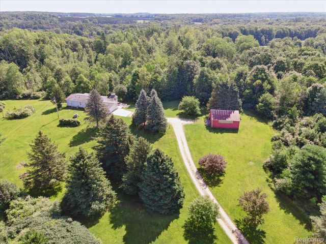 18678 10th Avenue, Barryton Village, MI 49305