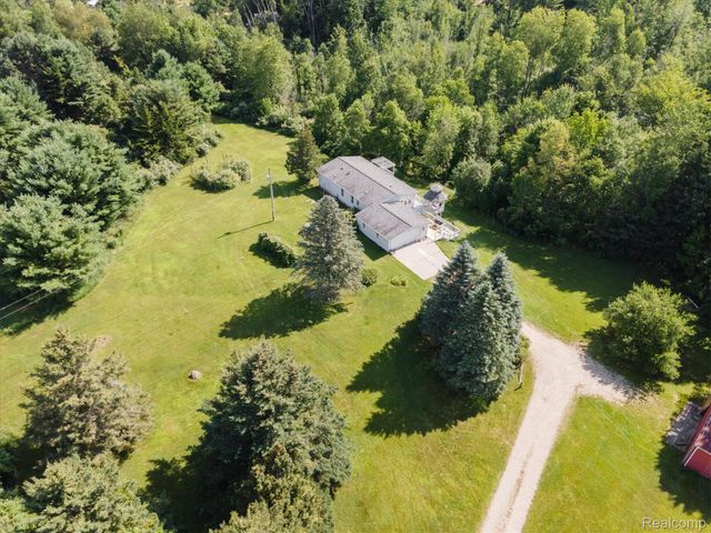 18678 10th Avenue, Barryton Village, MI 49305