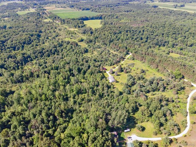 18678 10th Avenue, Barryton Village, MI 49305