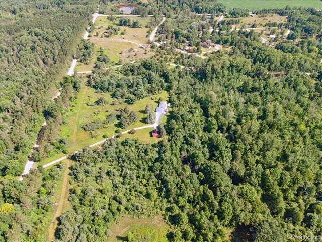 18678 10th Avenue, Barryton Village, MI 49305