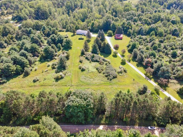 18678 10th Avenue, Barryton Village, MI 49305