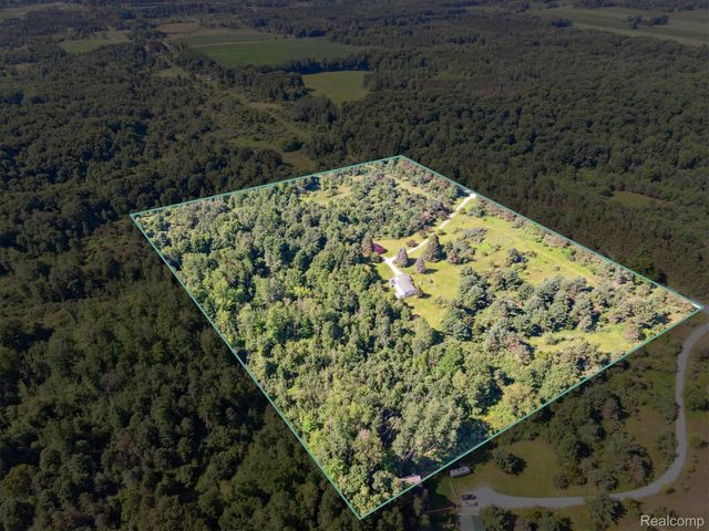 18678 10th Avenue, Barryton Village, MI 49305