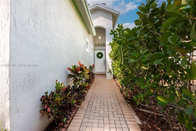 4123 Sapphire Bnd, Weston, FL 33331
