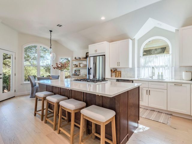 10032 Scull Creek DR, Austin, TX 78730