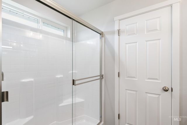 1070 Woods Bog Ave, Middleton, ID 83644