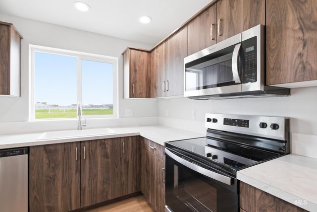 1070 Woods Bog Ave, Middleton, ID 83644