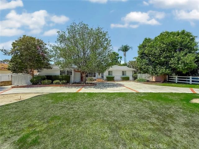 8809 Oak Park Avenue, Sherwood Forest, CA 91325