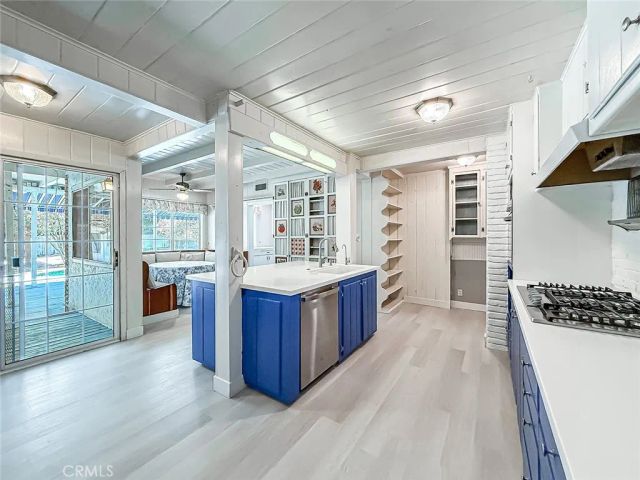 8809 Oak Park Avenue, Sherwood Forest, CA 91325