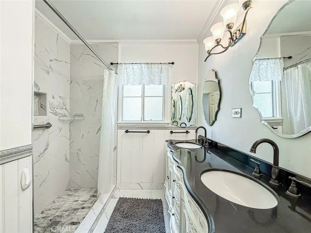 8809 Oak Park Avenue, Sherwood Forest, CA 91325