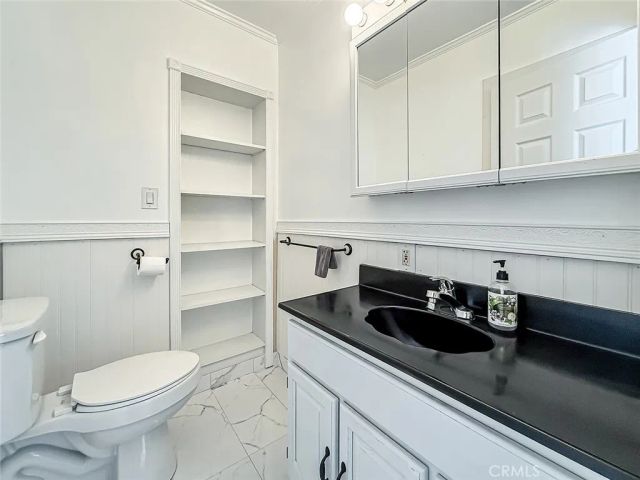 8809 Oak Park Avenue, Sherwood Forest, CA 91325