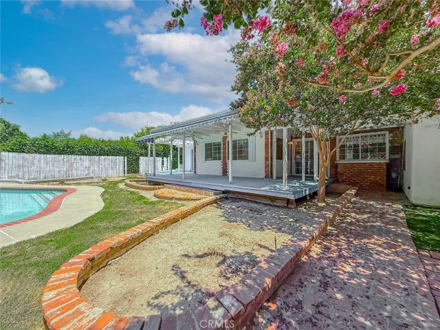 8809 Oak Park Avenue, Sherwood Forest, CA 91325