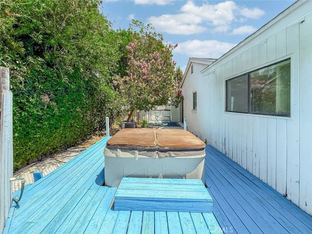 8809 Oak Park Avenue, Sherwood Forest, CA 91325