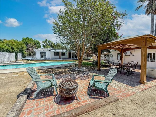8809 Oak Park Avenue, Sherwood Forest, CA 91325