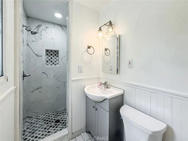 8809 Oak Park Avenue, Sherwood Forest, CA 91325