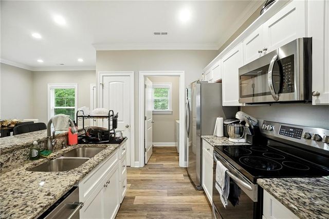 649 3rd AVE, Suffolk, VA 23434