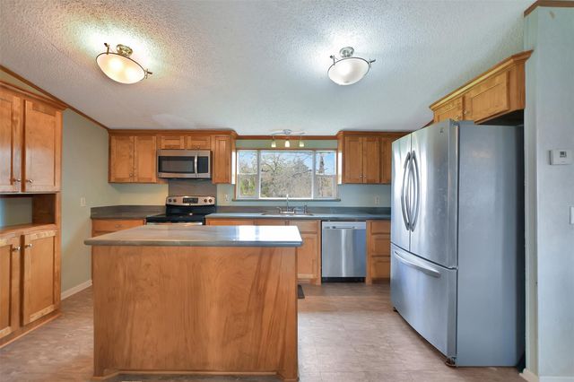 3385 Fm 1452 E, Madisonville, TX 77864