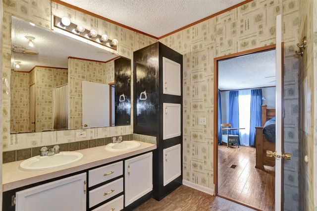 3385 Fm 1452 E, Madisonville, TX 77864