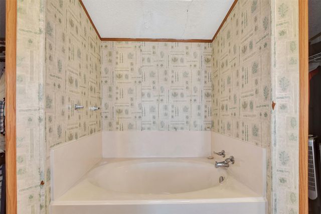 3385 Fm 1452 E, Madisonville, TX 77864