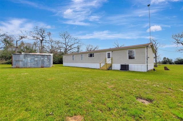 3385 Fm 1452 E, Madisonville, TX 77864