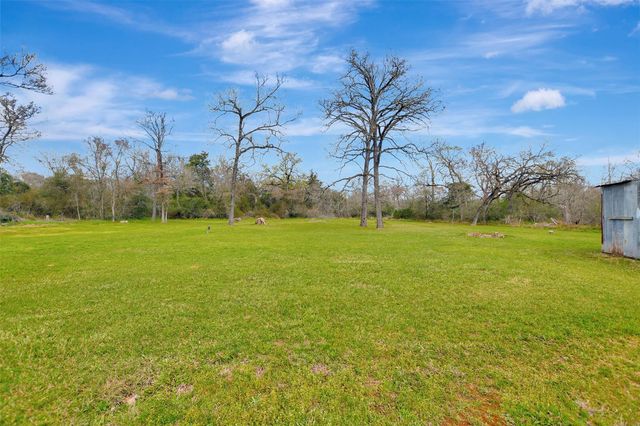 3385 Fm 1452 E, Madisonville, TX 77864