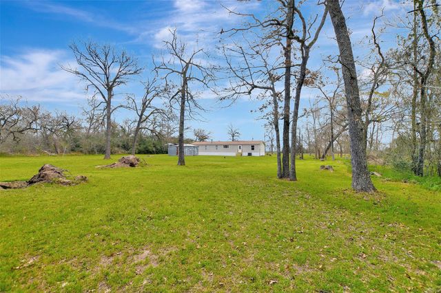 3385 Fm 1452 E, Madisonville, TX 77864