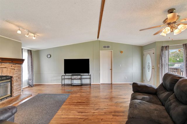 3385 Fm 1452 E, Madisonville, TX 77864