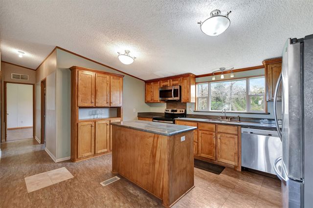 3385 Fm 1452 E, Madisonville, TX 77864