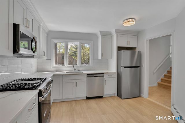 8 Lyle Court G, Farmington, CT 06032