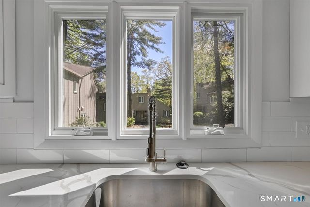 8 Lyle Court G, Farmington, CT 06032