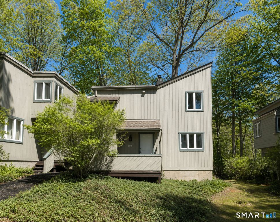 8 Lyle Court G, Farmington, CT 06032
