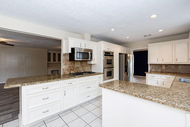 1103 Suwanee Lane, Houston, TX 77090