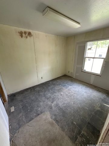8607 White Star, San Antonio, TX 78242