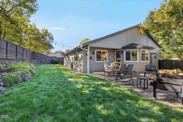 3579 Michael Park Drive, Medford, OR 97504