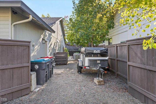 3579 Michael Park Drive, Medford, OR 97504