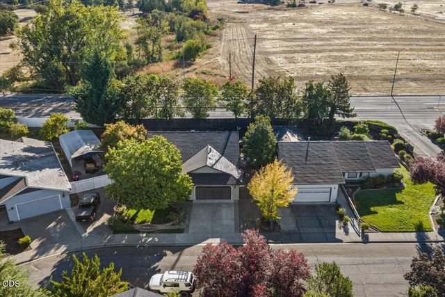3579 Michael Park Drive, Medford, OR 97504