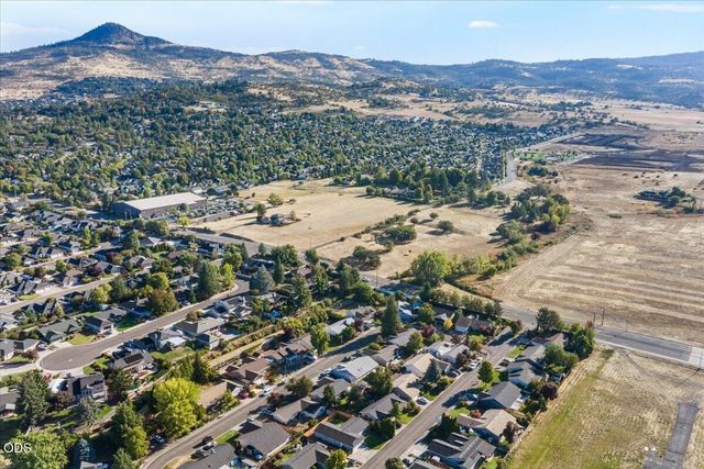 3579 Michael Park Drive, Medford, OR 97504
