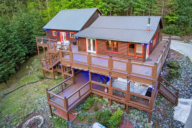19 The Forest Road, Blue Ridge, GA 30513
