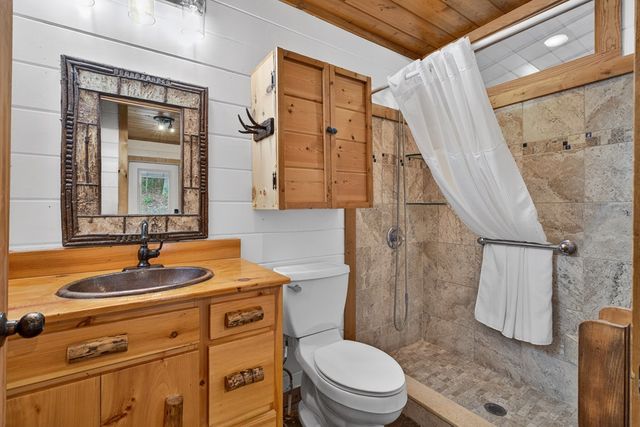 19 The Forest Road, Blue Ridge, GA 30513