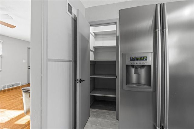 3333 Seneca Street, St Joseph, MO 64507