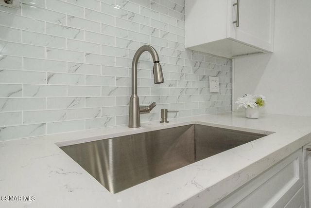 1520 W 107th Street, Los Angeles, CA 90047