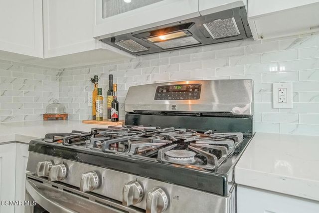 1520 W 107th Street, Los Angeles, CA 90047