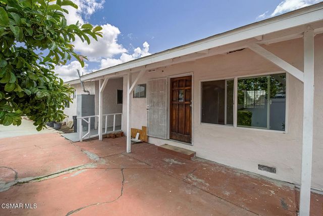 1520 W 107th Street, Los Angeles, CA 90047