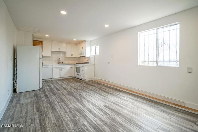 1520 W 107th Street, Los Angeles, CA 90047