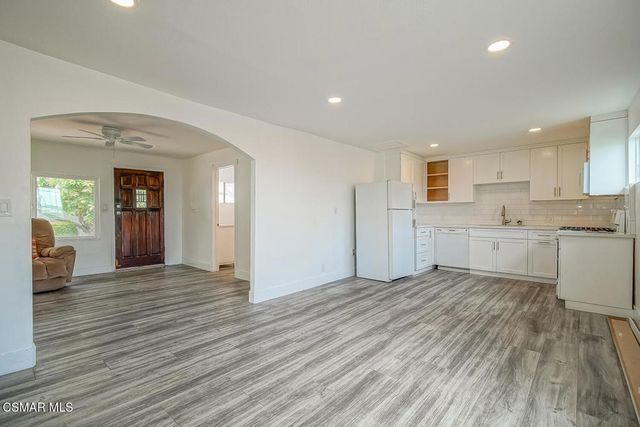 1520 W 107th Street, Los Angeles, CA 90047