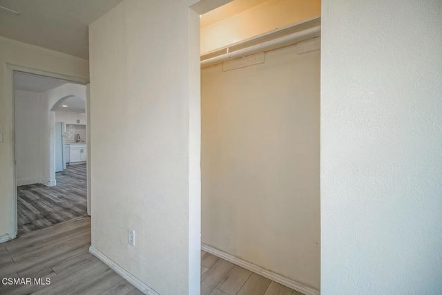 1520 W 107th Street, Los Angeles, CA 90047