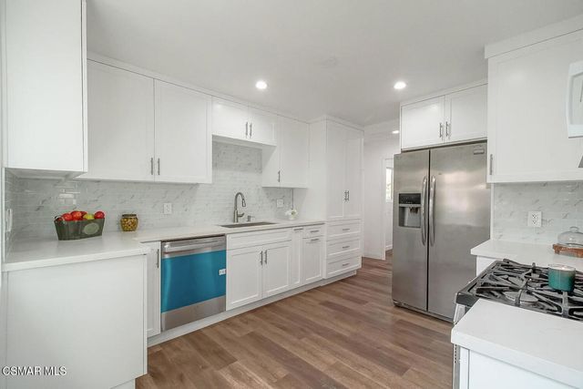 1520 W 107th Street, Los Angeles, CA 90047