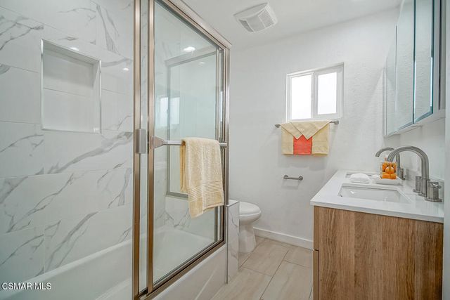 1520 W 107th Street, Los Angeles, CA 90047